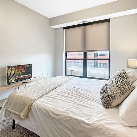 Ferienwohnung Large Downtown 2Br -Hot Tub-Downtown! Des Moines Exterior foto