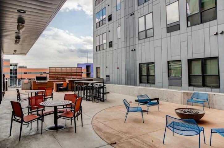 Ferienwohnung Large Downtown 2Br -Hot Tub-Downtown! Des Moines Exterior foto