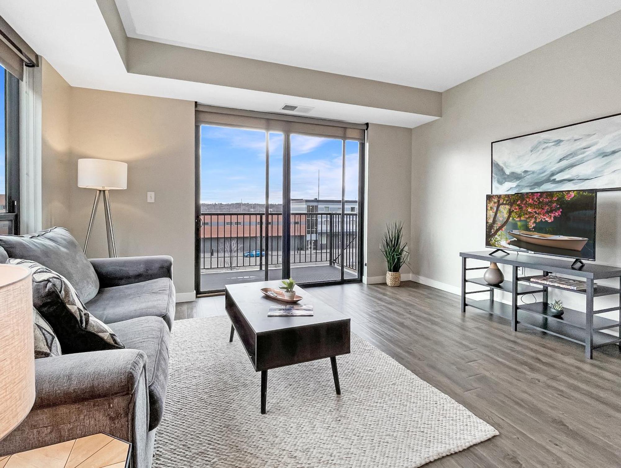 Ferienwohnung Large Downtown 2Br -Hot Tub-Downtown! Des Moines Exterior foto